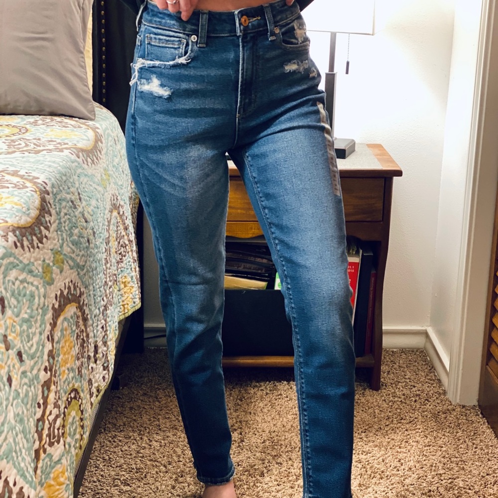 American Eagle Stretch Mom Jeans - Picture 3 of 7